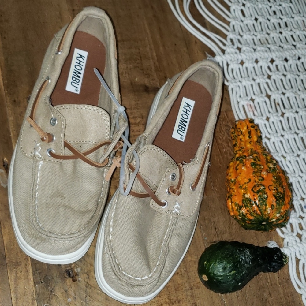 NWOT KHOMBU loafers